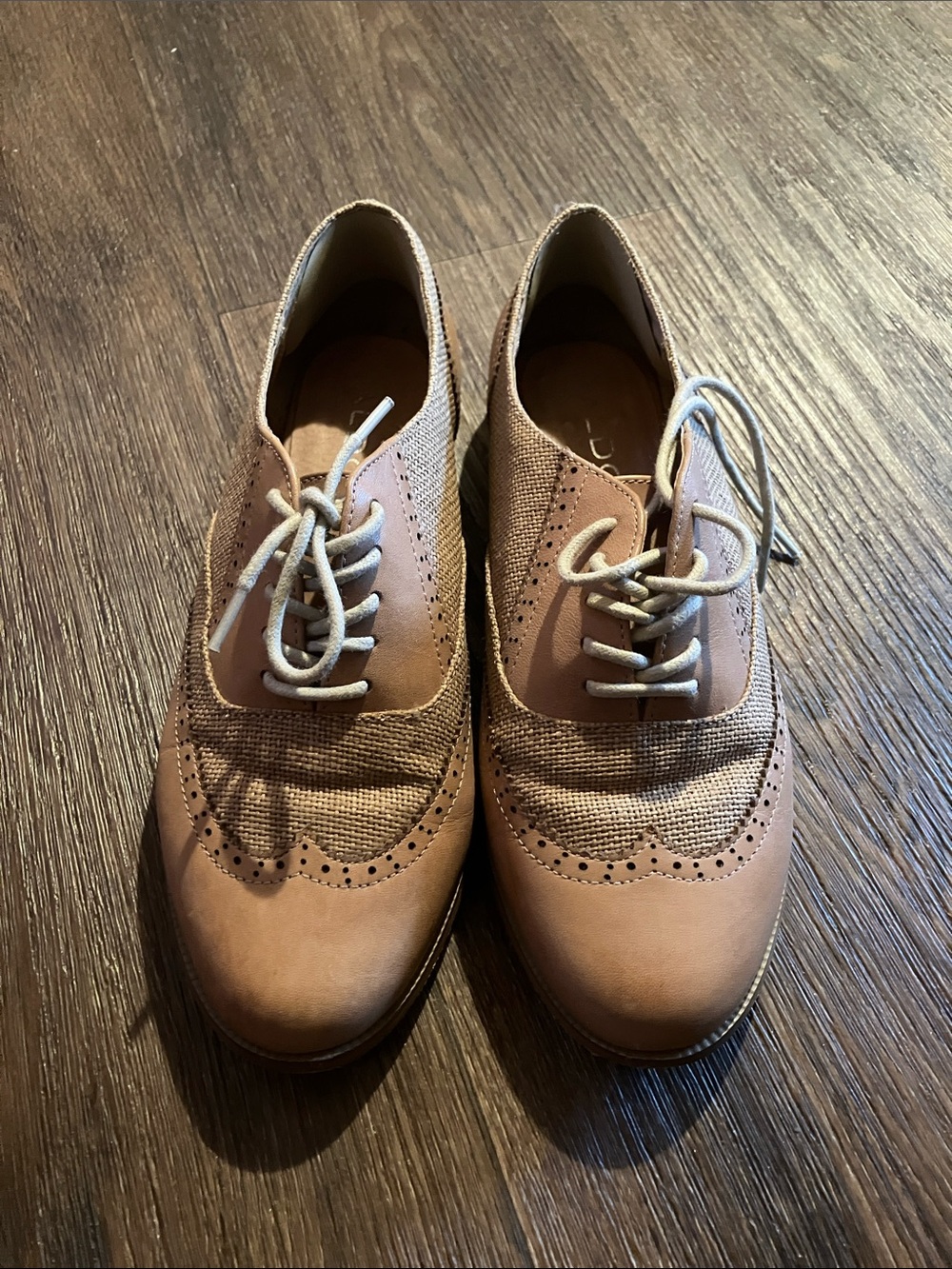 Aldo’s Isha Two-Tone Tan Wingtip Oxford Shoes